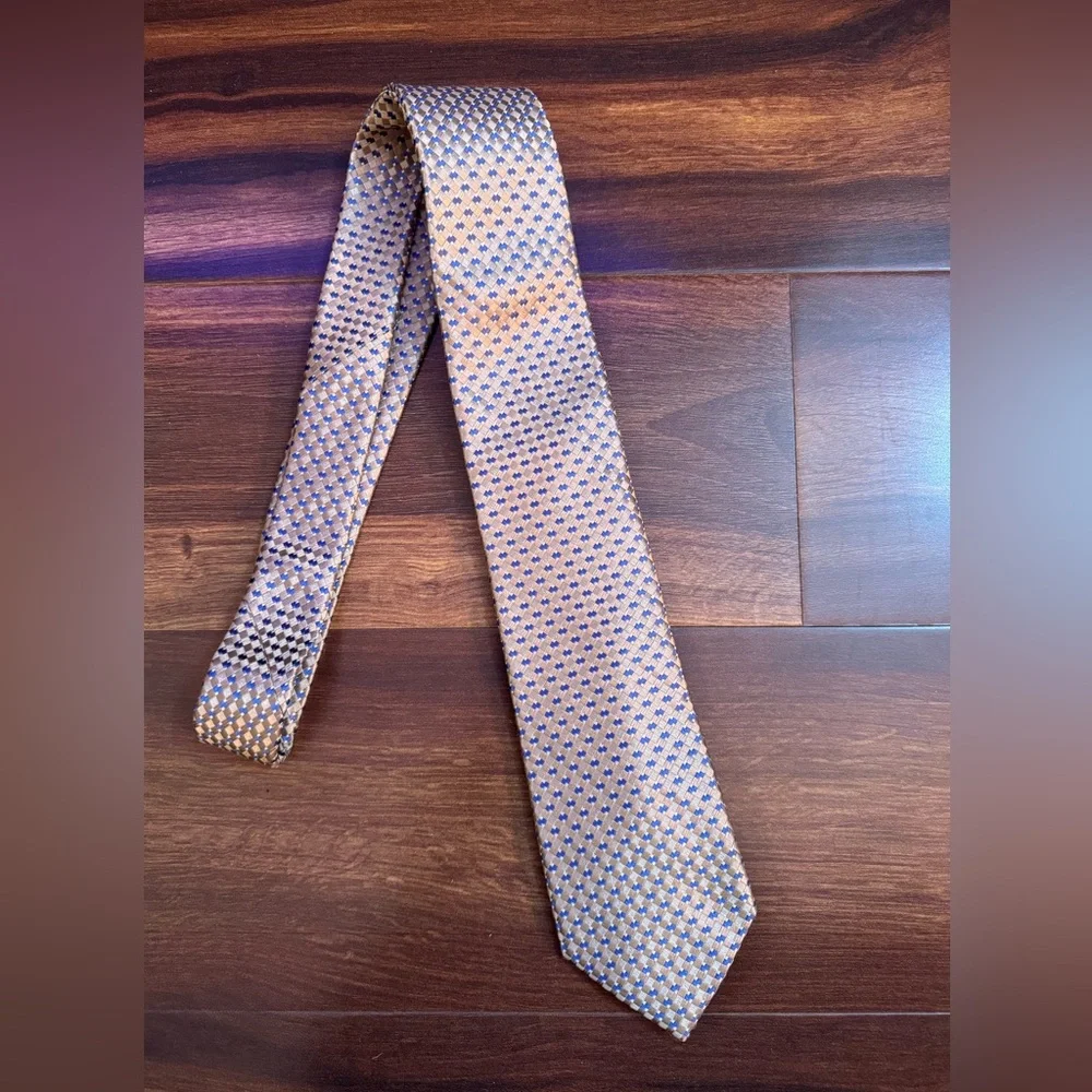 Michael Kors 100% Silk Gold and Blue Geometric Tie